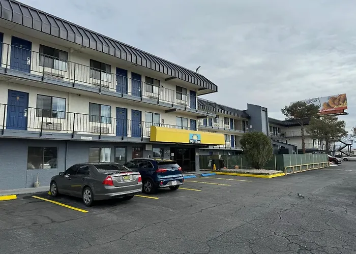 Days Inn By Wyndham El Paso Airport East