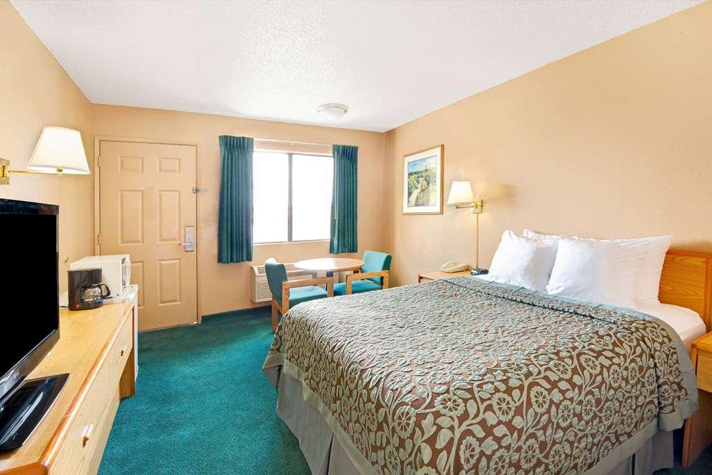 Hotel Days By Wyndham Airport East