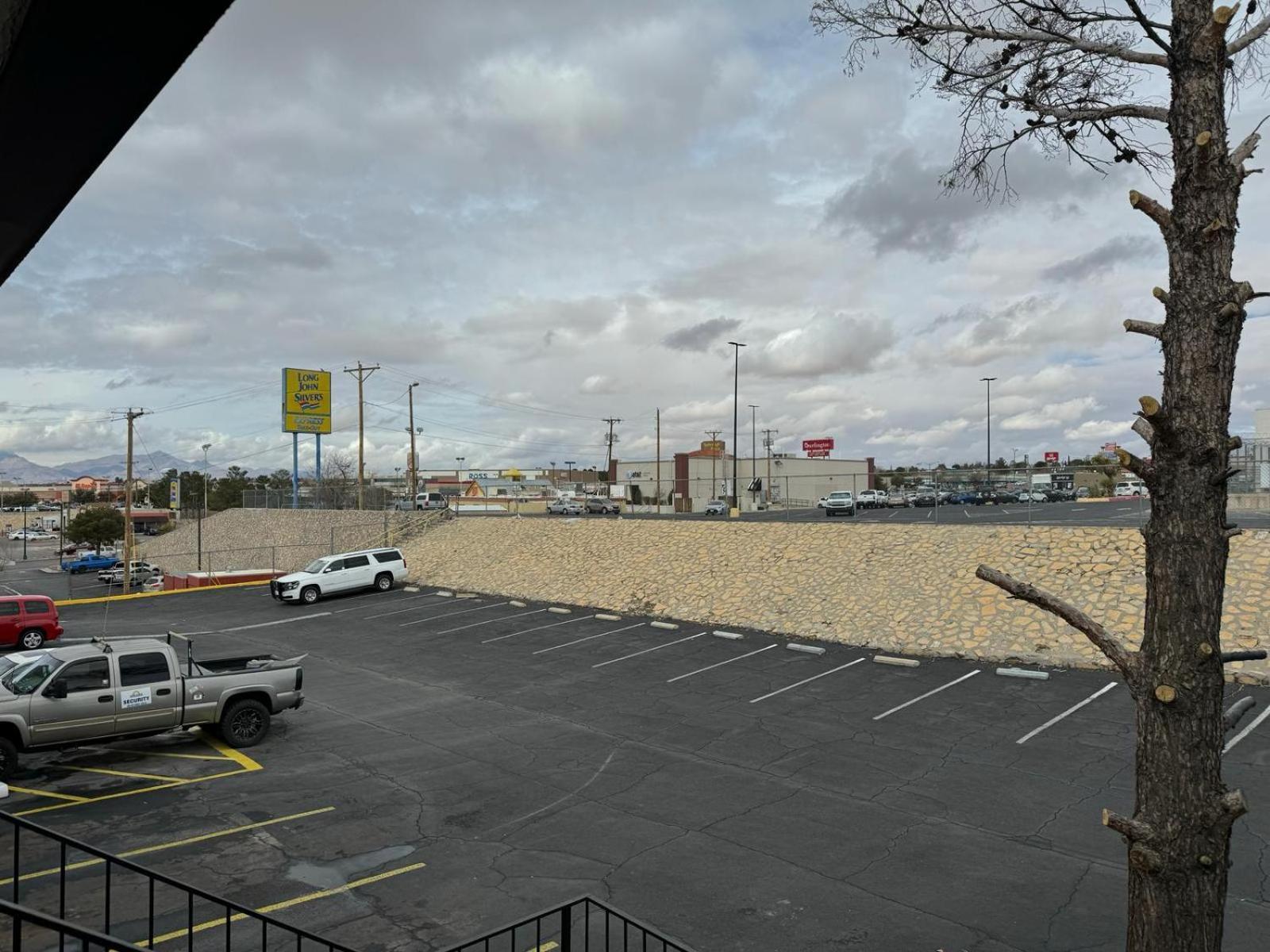 Hotel Days By Wyndham Airport East 2*
