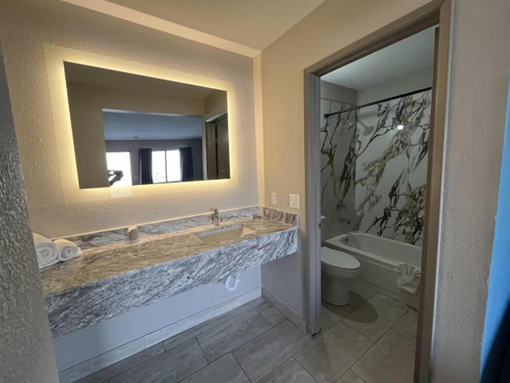 Days By Wyndham Airport East 2* El Paso