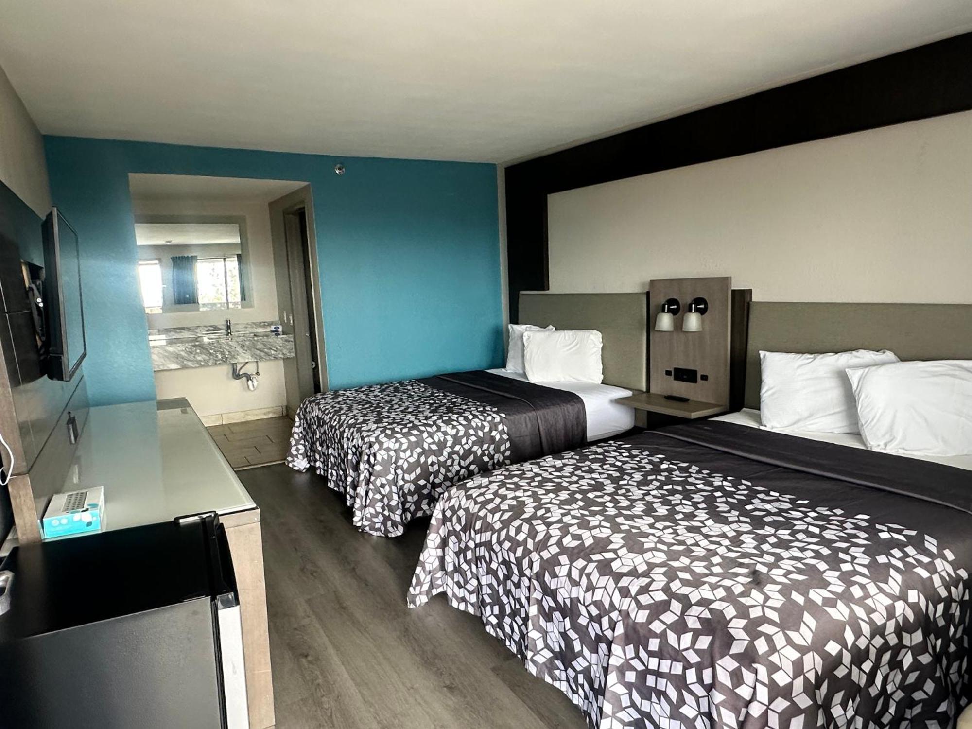 Hotel Days By Wyndham Airport East