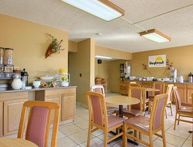 Days By Wyndham Airport East El Paso